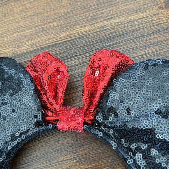 Disney Minnie Mouse sequined ears with red bow headband sequins trip vacation - Picture 8 of 9
